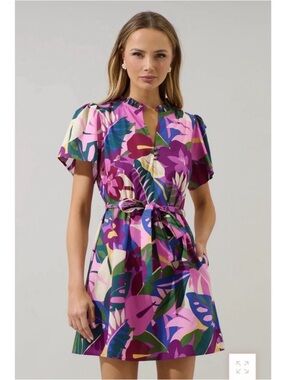 NWT SUGARLIPS Blain Tropics Ema Shift Mini Dress
